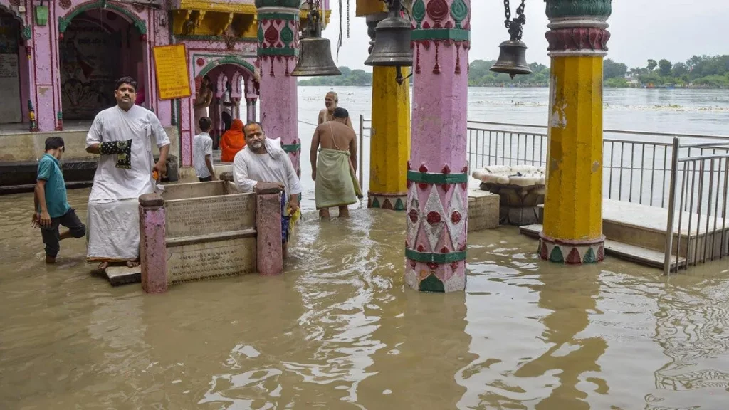Mathura-Vrindavan Flood: Are you planning to go to Mathura-Vrindavan? see flood situation