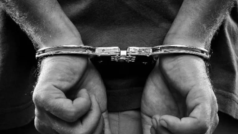 Boyfriend who abducted minor girlfriend from train arrested, shocking incident in Kalyan