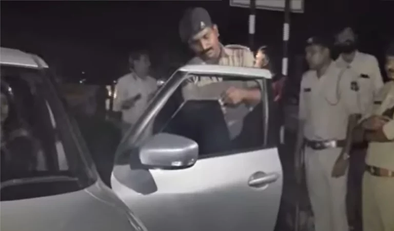 Police alert after accident in Ahmedabad, vehicle checking drive at more than 100 places Police alert after accident in Ahmedabad, vehicle checking drive at more than 100 places