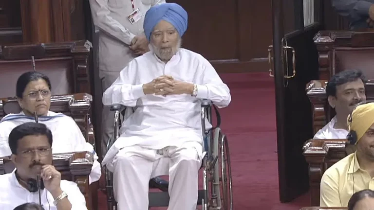 Delhi Service Bill: Seeing former Prime Minister Manmohan Singh in the Rajya Sabha, BJP got angry, Congress said - Doctor Sahab should be your idol...