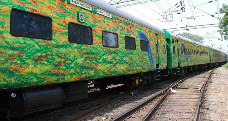 Increase in facilities, one reserved general class coach added in Ahmedabad-Pune Duronto Express