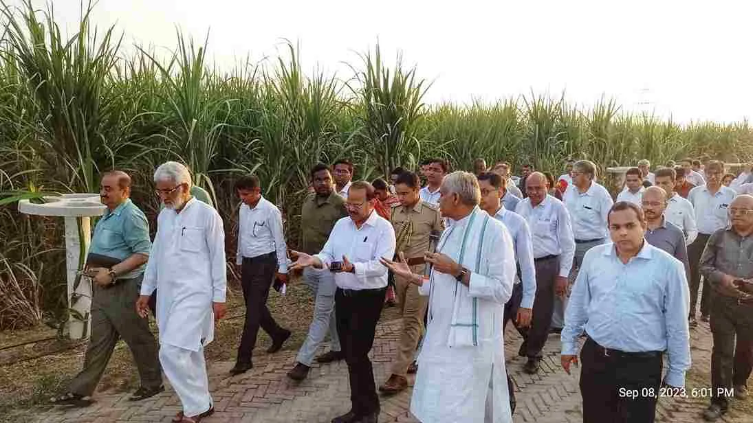 chief-secretary-shri-rajkumar-and-collectors-of-all-districts-of-the-state-visited-kurukshetra-natural-agriculture-farm-of-governor-shri-acharya-devvratji