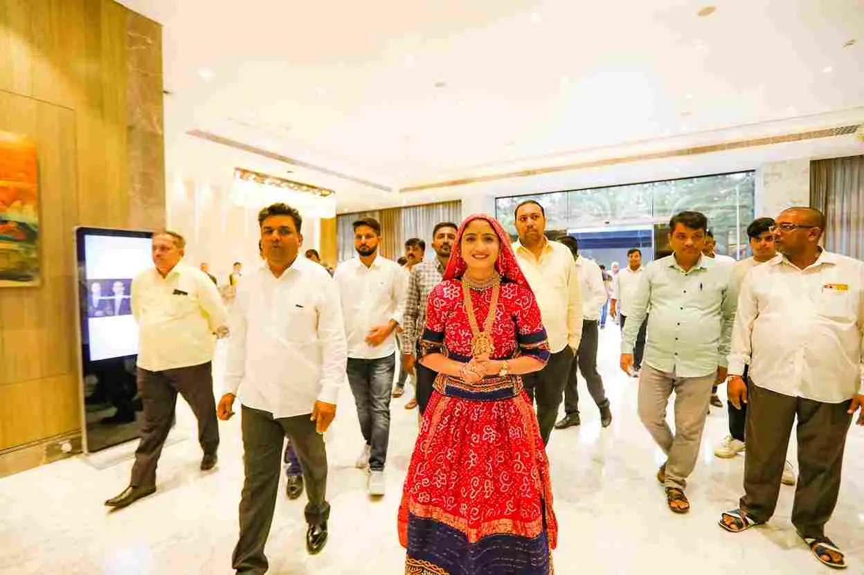 Koyal of Kutch, Gujarat's number one folk singer 'Gita Rabari' Navratri for the first time in Mumbai...