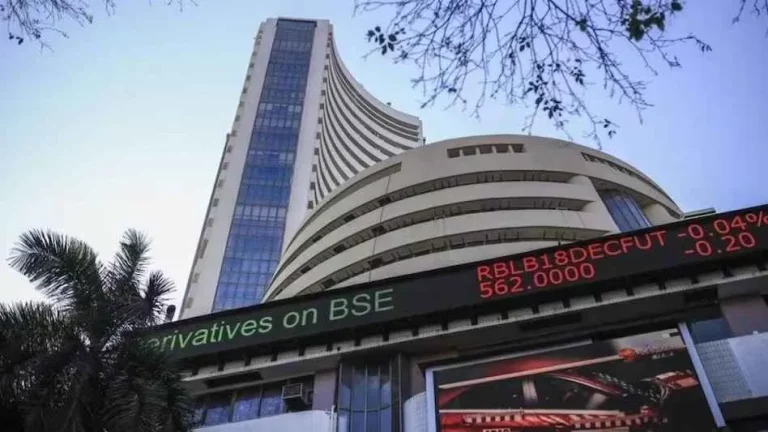 HDFC Bank, RIL drag Sensex over 400 points lower, Nifty below 20,000