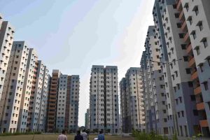 Finance Minister Kanubhai Desai inaugurating 1,611 state-of-the-art facilities under 'Mukhyamantri Griha Yojana' at a cost of Rs.131.84 crore at Jahangirabad and Pandesara in the city.