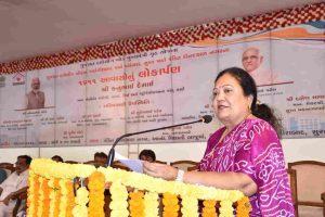 Finance Minister Kanubhai Desai inaugurating 1,611 state-of-the-art facilities under 'Mukhyamantri Griha Yojana' at a cost of Rs.131.84 crore at Jahangirabad and Pandesara in the city.