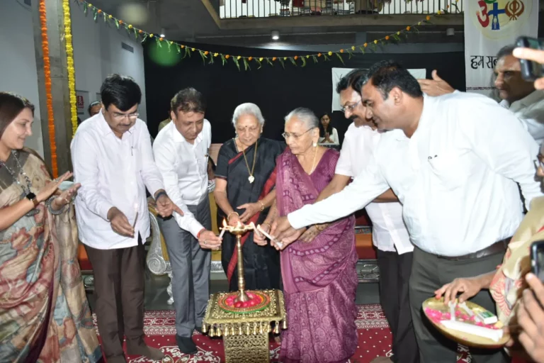 Governor of Uttar Pradesh Mrs. Anandibehan Patel inaugurating the 'CraftRoots Exhibition' at the Science Center at City Light, Surat