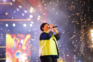 Sixth year of scintillating success, 'Garba Queen' Falguni Pathak's Garba Ramzat once again at Mumbai's Borivali