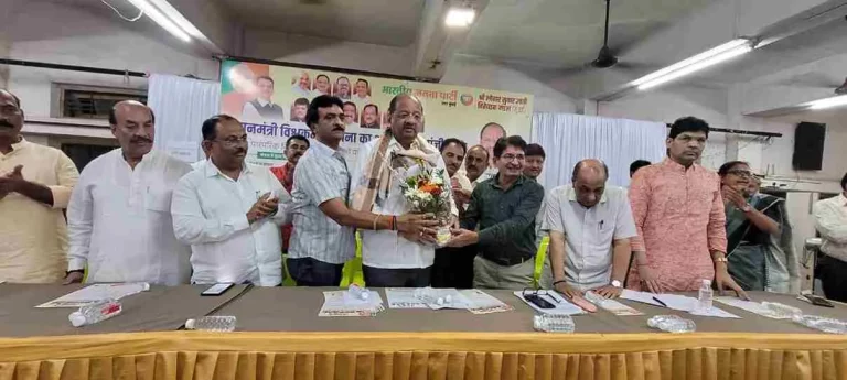 MP Gopal Shetty launched a campaign to ensure that the benefits of PM Vishwakarma Kaushal Yojana reach the last sections of the society. MP Gopal Shetty launched a campaign to ensure that the benefits of PM Vishwakarma Kaushal Yojana reach the last sections of the society.