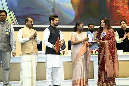 President Mrs. Draupadi Murmu awarded the 69th National Film Awards 