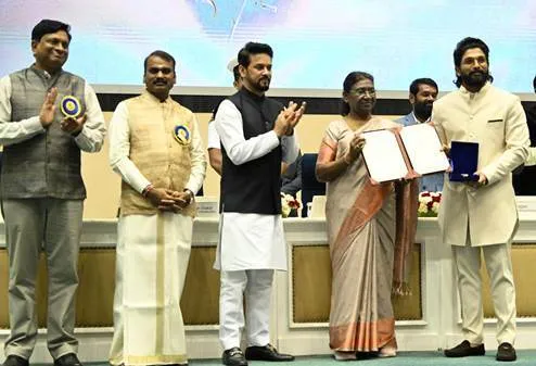 President Mrs. Draupadi Murmu awarded the 69th National Film Awards 