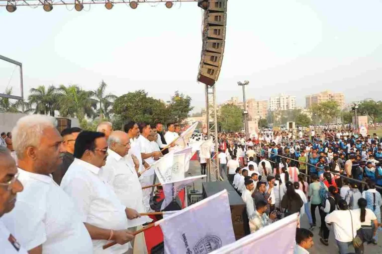 On the occasion of National Unity Day, CM Bhupendra Patel flagged off the Run for Unity organized by Ahmedabad Municipal Corporation at Riverfront.