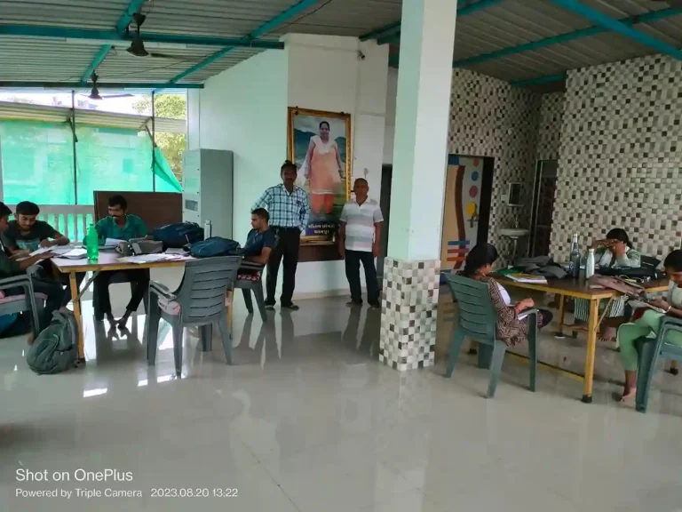 Dharampur Jayantibhai Patel started a library for young people looking for job opportunities to keep his wife’s memories alive Dharampur Jayantibhai Patel started a library for young people looking for job opportunities to keep his wife's memories alive