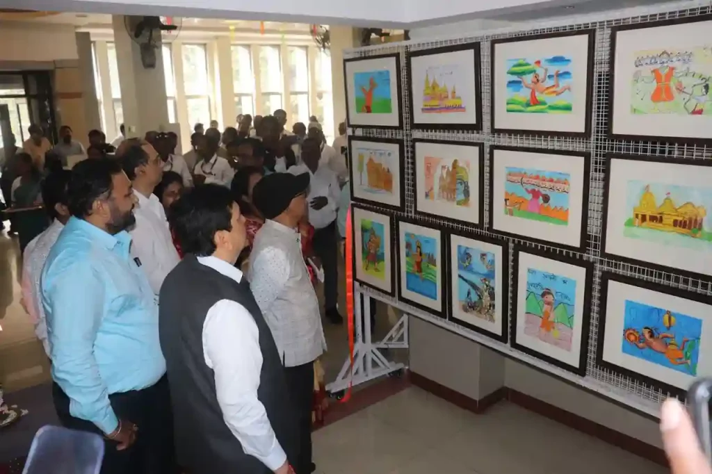 Mumbai Prize distribution of Shri Ram Jeevan Charitra Competition by Minister Lodha in Municipal Schools in Mumbai