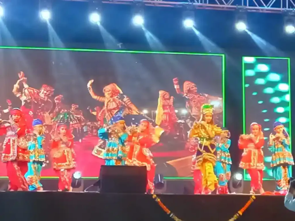 Nashik's Gujarati medium school's grand annual festival celebrated with state-of-the-art technology and cultural heritage