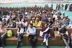 The International Kite Festival was held at Adajan Riverfront in Surat under the chairmanship of Mayor Dakseshbhai Mavani. 1