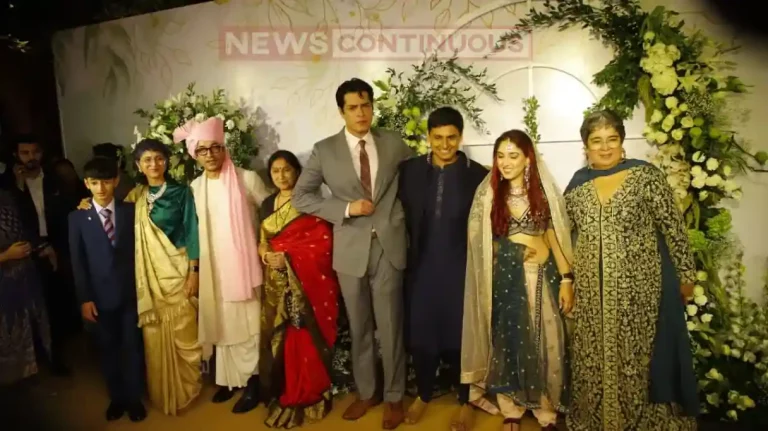 aamir khan kisses kiran rao at ira khan and nupur shikhre wedding reception