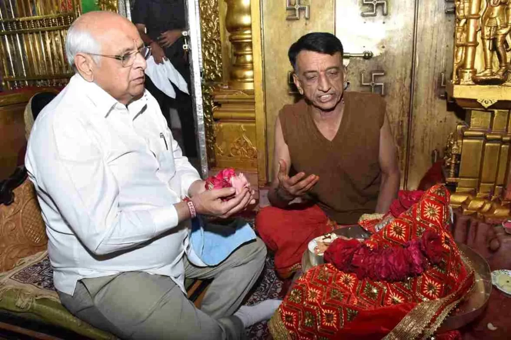 Chief Minister Bhupendra Patel started Full Fulfillment Center service for home delivery of Prasad at Ambaji.