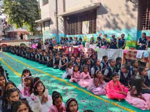 Limbayat's school children charge a fee of Rs.2 for 'selfie point', this is how they use this money..