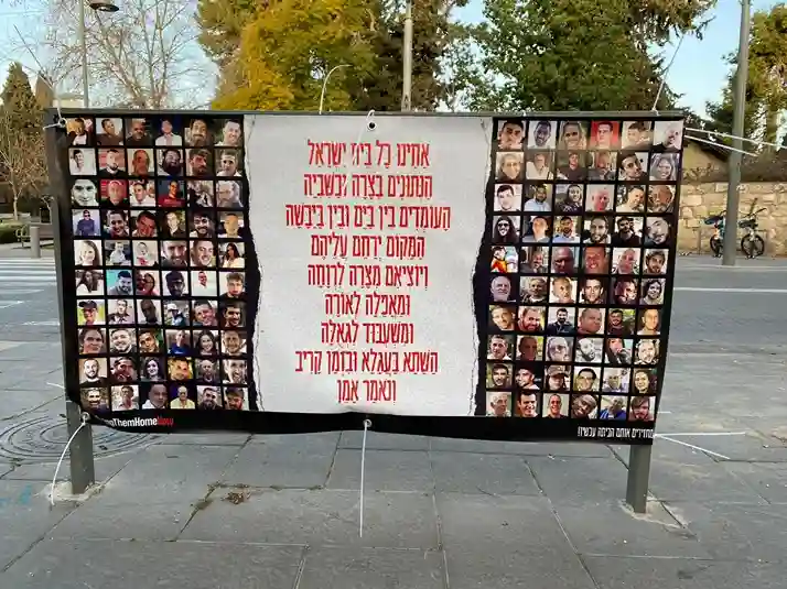 Israel Jerusalem Marathon Record 40,000 run in 13th annual Jerusalem marathon, with spotlight on hostages