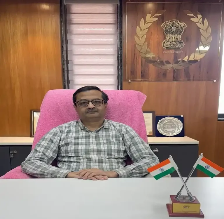 Shri Vijay Kumar took charge as Controller of Communication Accounts, Gujarat Circle, Ahmedabad