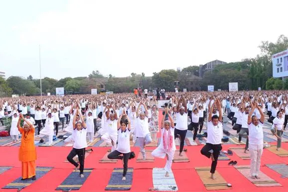 Yoga Mahotsav: મહારાષ્ટ્રના આ શહેરમાં આયોજિત ‘યોગ મહોત્સવ’માં જોવા મળી ભારે ભીડ, 5000થી વધુ યોગ સાધકોએ કોમન યોગ પ્રોટોકોલનું પ્રદર્શન કર્યું