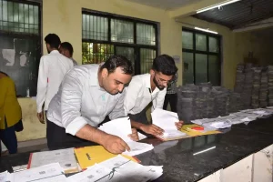District administration organizing proper for applicants coming to both public service centers of Puna area of Surat city