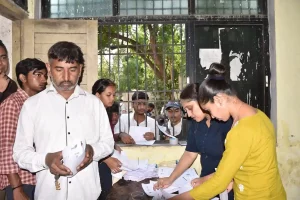 District administration organizing proper for applicants coming to both public service centers of Puna area of Surat city