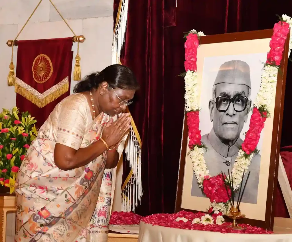 Droupadi Murmu The President of India paid floral tributes to Neelam Sanjiva Reddy on his birth anniversary