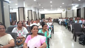 Gujarati Sahitya Literary world and family paid homage to storyteller, essayist Meenakshi Dixit from Mumbai by talking about her creation.