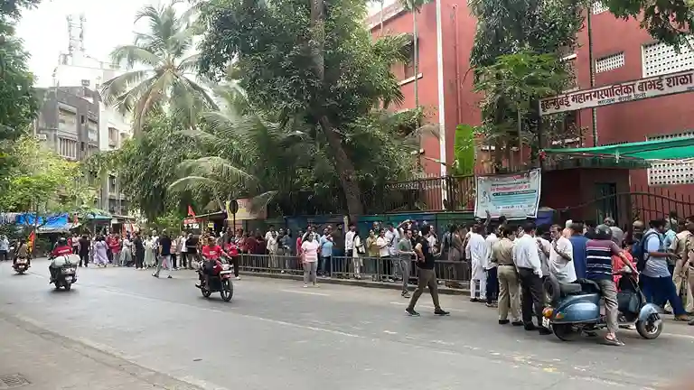 Mumbai Lok Sabha elections 2024 Mumbaikars queue up early as Phase 5 of the ongoing Lok Sabha elections