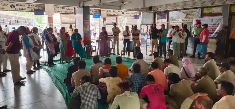 17 child laborers have been freed from 53 redundancies in the year 2023-24 from the city and district by the office of Deputy Labor Commissioner-Surat.