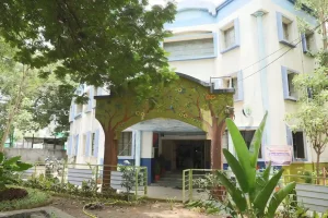 An eco-friendly police station in Surat city's Kapodra area that makes you want to sit for hours