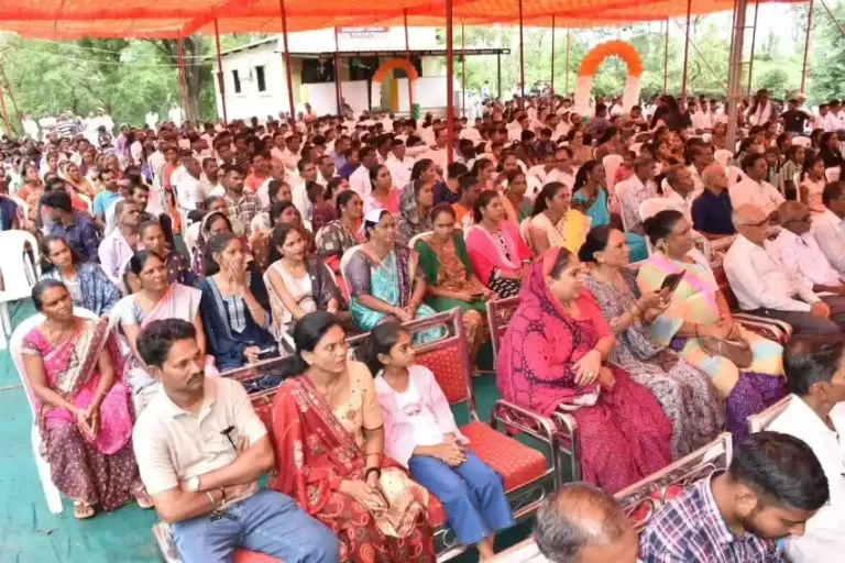 Minister of State for Tribal Development Kunvarjibhai Halpati  inaugurating a newly constructed library at a cost of Rs.25 lakh at Tarapur village of Mandvi taluka. Minister of State for Tribal Development Kunvarjibhai Halpati inaugurating a newly constructed library at a cost of Rs.25 lakh at Tarapur village of Mandvi taluka.