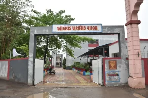 Surat 125 years old Kholwad 'Smart' Primary School of Kamrej Taluka teaching life lessons from K.Kha..G.