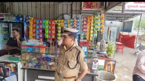 Surat SOG, municipal food inspectors and FSL officers jointly conducted a survey of food and drink places around 62 educational complexes