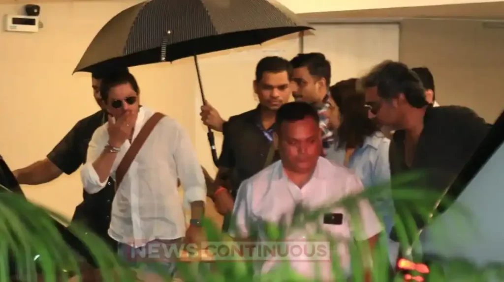 Farah khan mother death shahrukh khan reach with family at choreographer house for pay last respects