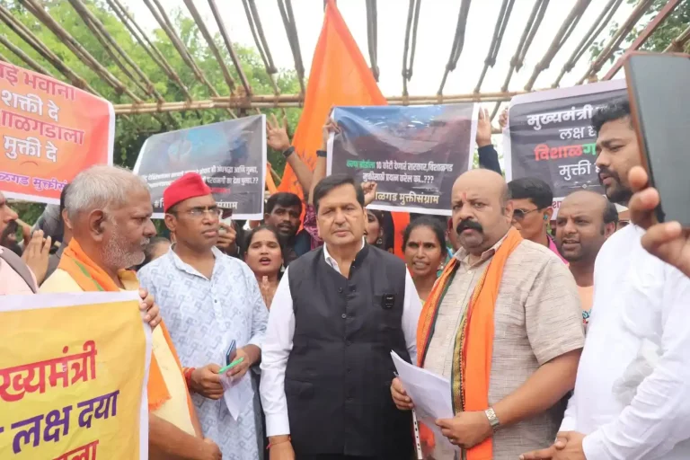 Minister Mangal Prabhat Lodha supports Shiv lovers who are agitating to remove the illegal mosque in vishalgad