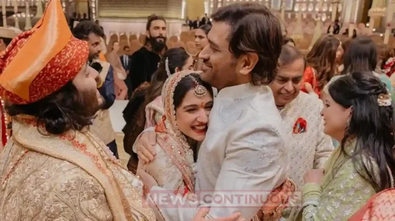 Ranveer singh and Deepika padukone expression goes viral in Radhika and MS Dhoni photo