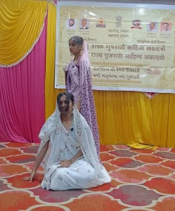 commemoration program organized by Maharashtra State Gujarati Sahitya Akademi on Umashankar Joshi's birth anniversary in Mulund received an overwhelming response.