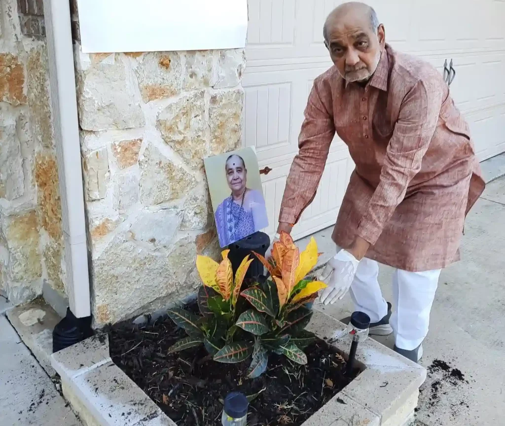 Even in America, the 'Ek Ped Maa Ke Naam' campaign got support, Freedom Sena's self. Mr. Ashokbhai, son of Mr. Gokaldas Patel, joined this campaign