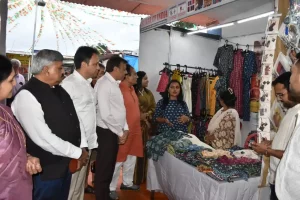 MP Mukesh Dalal inaugurating the Hunar of India' exhibition and sale of world famous handlooms and handicrafts at Adajan.