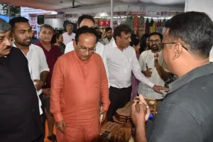 MP Mukesh Dalal inaugurating the Hunar of India' exhibition and sale of world famous handlooms and handicrafts at Adajan.