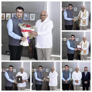 Postmaster General Shri Krishna Kumar Yadav paid a courtesy visit to Hon'ble Chief Minister of Gujarat Shri Bhupendrabhai Patel