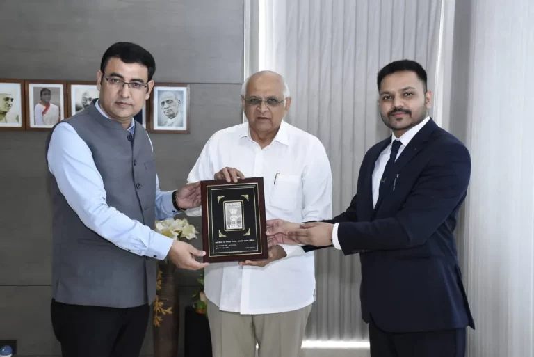 Postmaster General Shri Krishna Kumar Yadav paid a courtesy visit to Hon'ble Chief Minister of Gujarat Shri Bhupendrabhai Patel