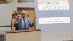 Renowned scientist Dr. J.J. Rawal spoke on the topic aapnu adbhut brahmand in the Zarukho program of Saibaba Temple, Borivali.