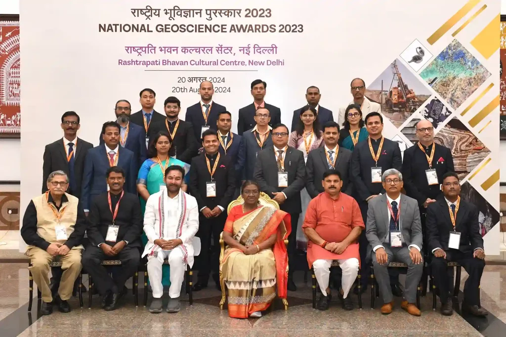 The President of India presented the National Geoscience Award