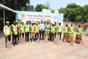 This village of Ahmedabad which is moving towards complete cleanliness, here people get modern facilities like e-rickshaw and e-gram