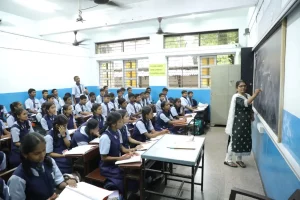 61-year-old Vidyabharati Hindi Vidyalaya of Surat's Bhatar teaches students life-shaping lessons through Hindi medium