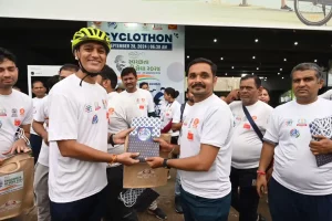 A cyclothon in Ahmedabad was held under the Swachhta Hi Seva-2024 campaign. More than 150 participants of all ages participated